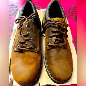 Skechers men’s leather upper utility shoes